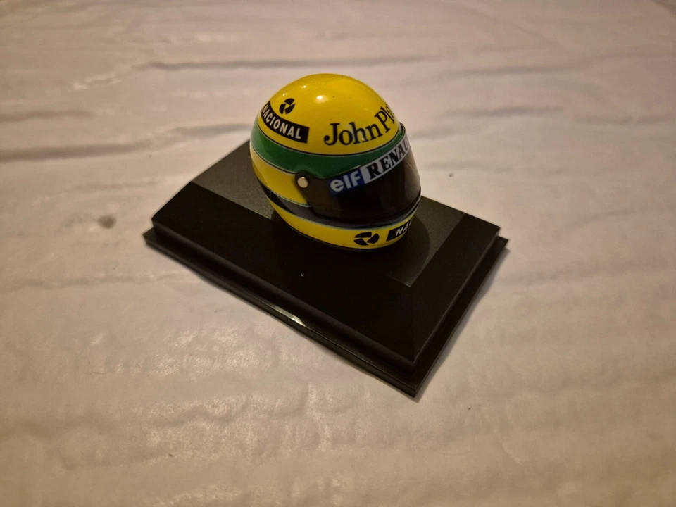MINICHAMPS 1/8 CLASSIC LOTUS RENAULT 1986 AYRTON SENNA F1 FORMULA 1 HELMET - Image 2 of 4