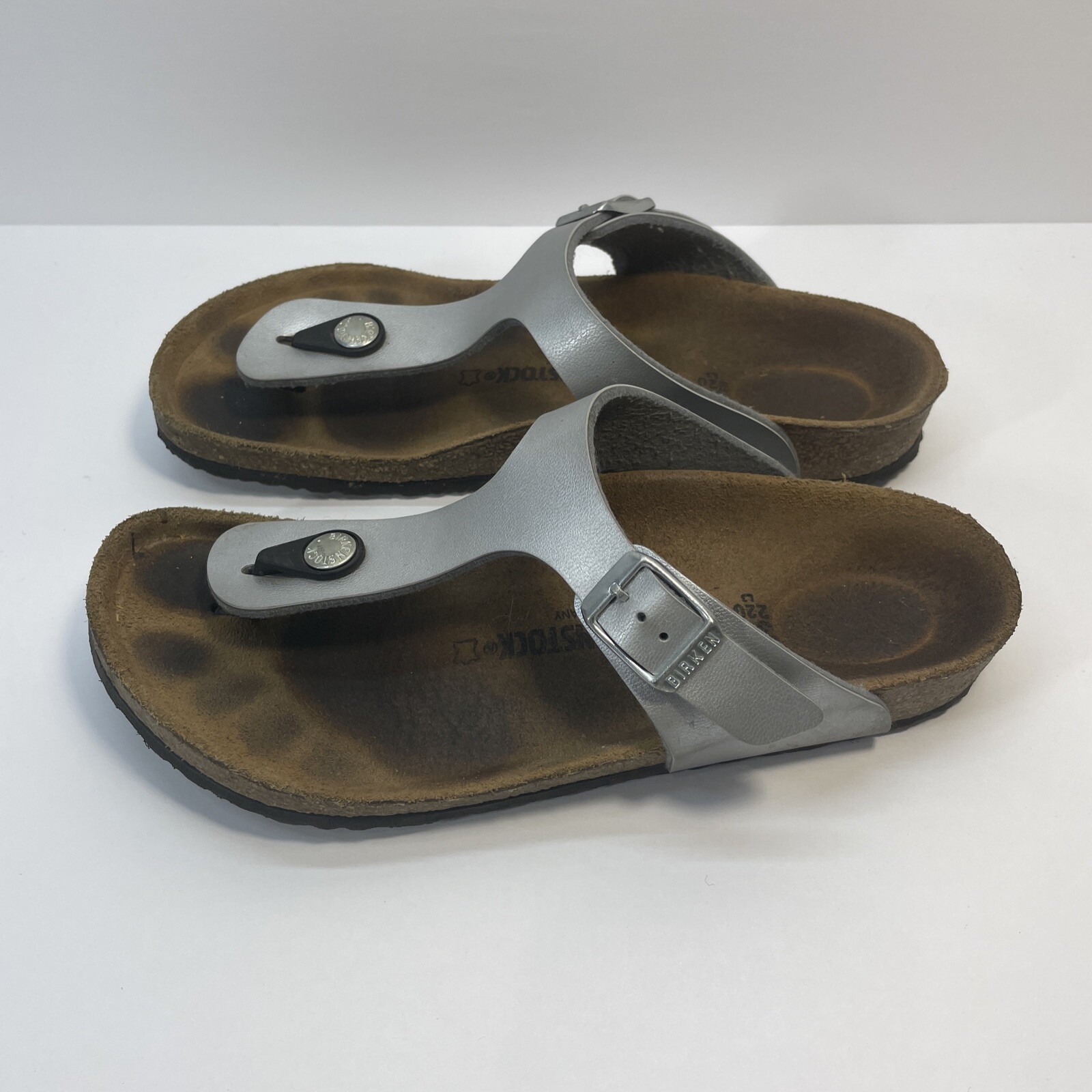 BIRKENSTOCK Gizeh Silver Metallic Thong Sandals Women… Gem
