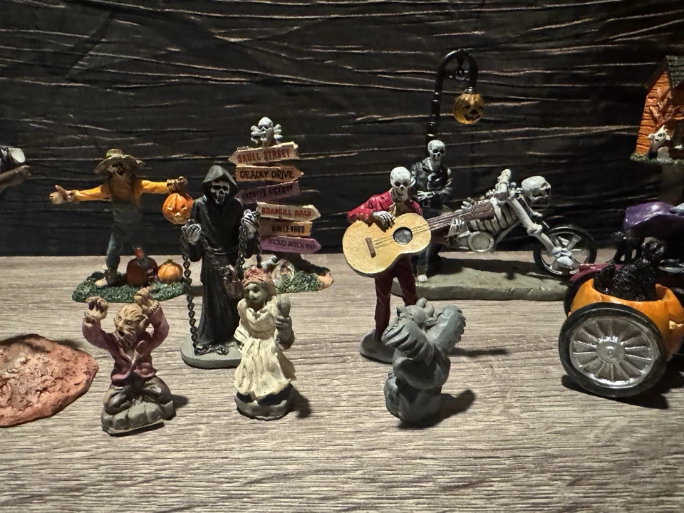 Lot of (12) Lemax Spooky Town Halloween Figures Witches Grim Reaper ++ - Image 3 of 4