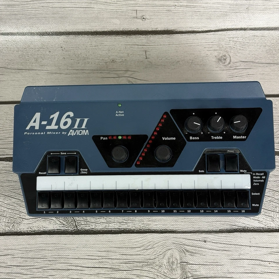 Mezclador de monitor personal Aviom A-16II (A16-II) con montaje y fuente de alimentación Foto 2 de 4