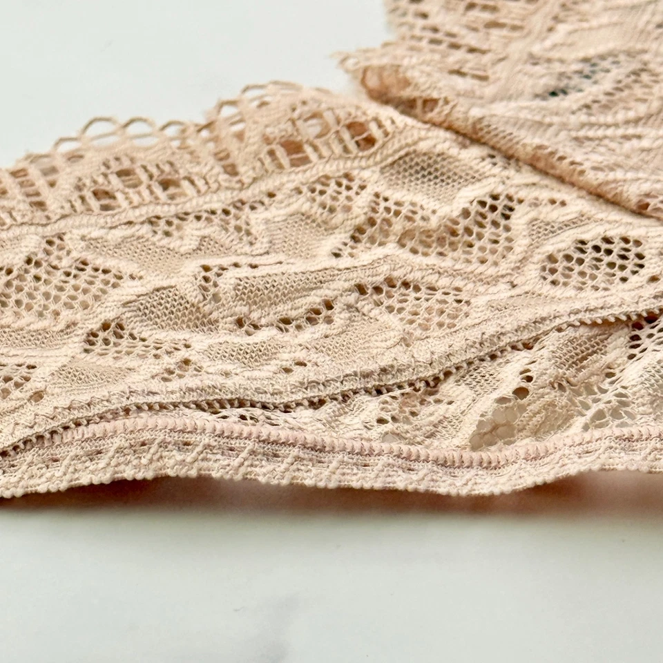 Tanga Soma Abrazable Encantadora Encaje Panty Silencio Talla XS/S/M/L/XL Foto 3 de 4