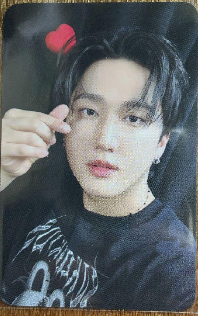 STRAY KIDS KARMA POPUP SOUNDWAVE LUCKY DRAW 1st OFFICIAL PHOTO