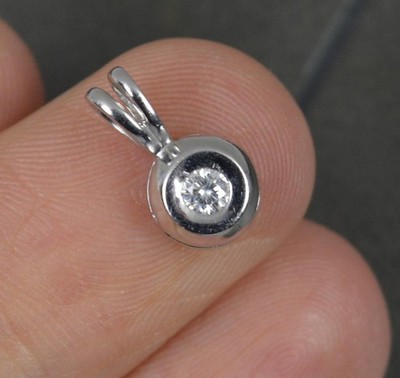 Funkelnder Solitär Anhänger aus 18 kt Weißgold und Diamant