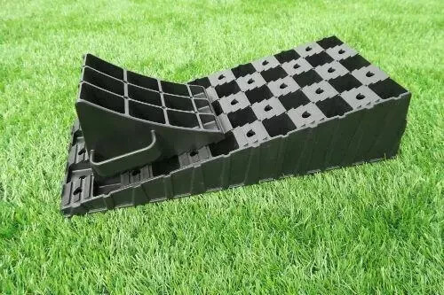 Milenco MGI Single Caravan Levelling Wedge Ramp With Chock