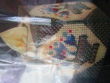 Bucilla Plastic Canvas Kit 5913 Country Basket Tissue Box Cover NOS