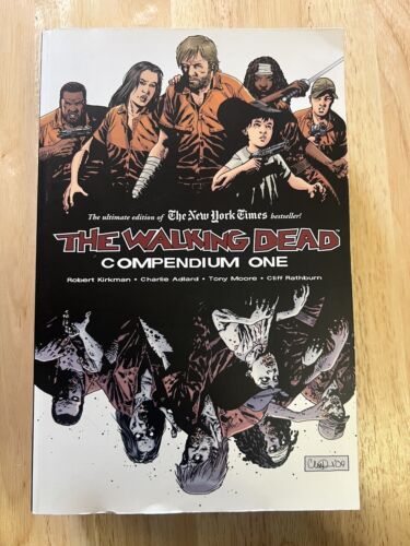 The Walking Dead Compendium One (#1-48) Paperback Graphic Novel - Image Comics - Afbeelding 1 van 10