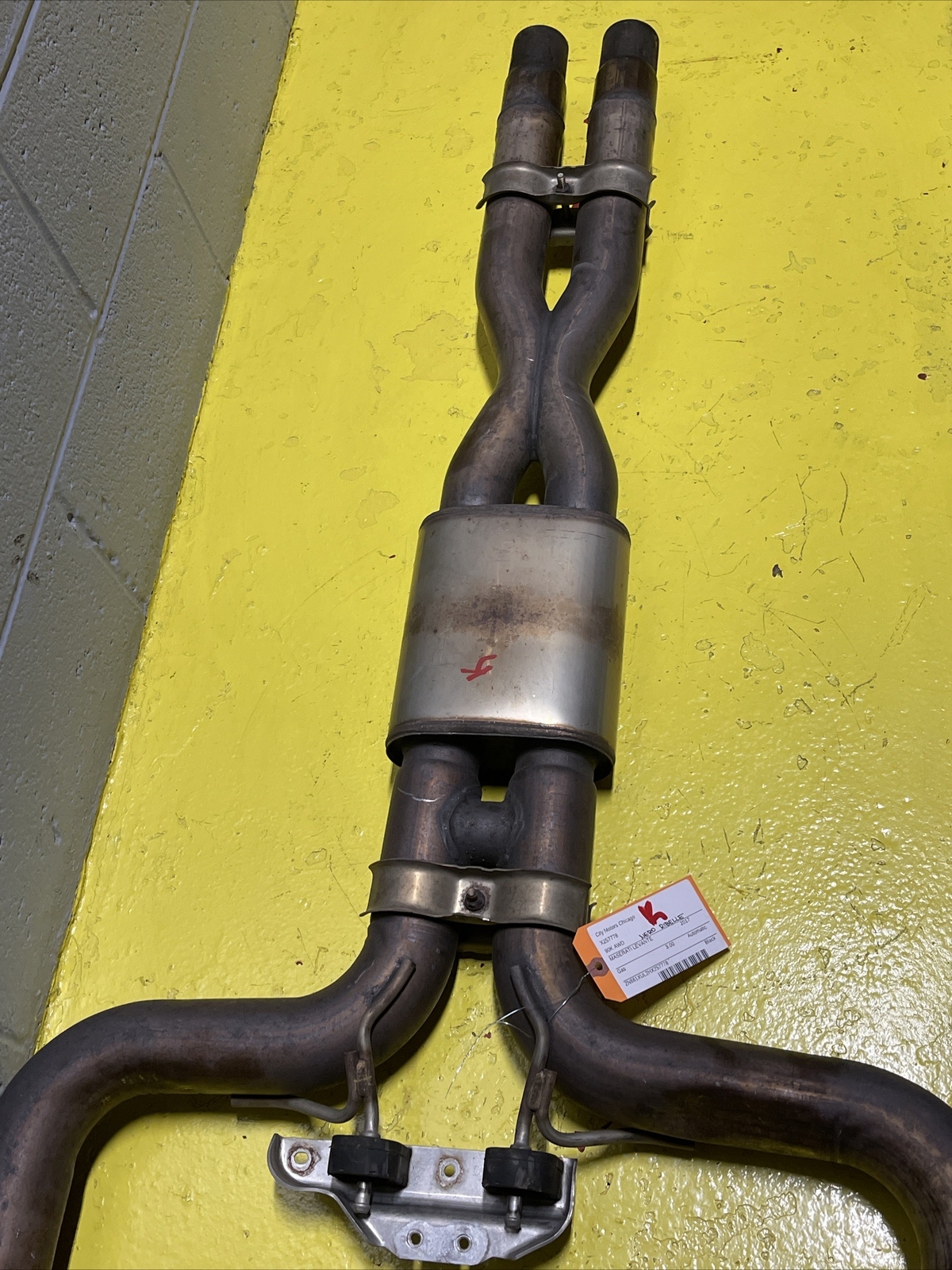 OEM 2017-2020 Maserati Levante Exhaust System Center RESONATOR Pipe 670009469