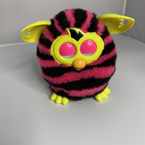 2012 Hasbro Furby Boom (Black w/ Pink Stripes) *WORKING - Eyes Light Up & Sound* - Picture 2 of 4