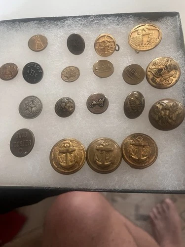 Mix Of Civil War Buttons, Corp Of Engineers And More…. 19 Buttons Total