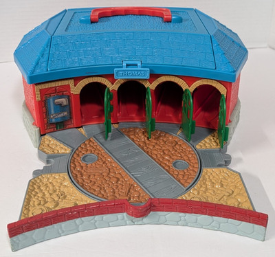 Learning Curve Thomas & Friends Take-Along Roundhouse Station Playset 2002