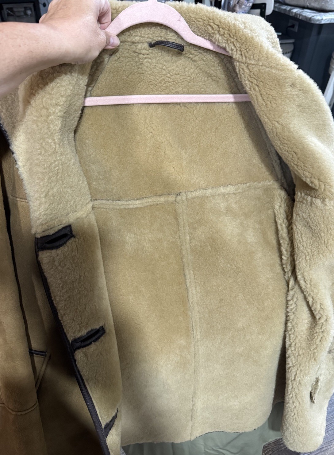Vintage Women’s Real Sheepskin Shearling Brown jacket UK SZ 18, 40” Bust.  EUC image 9