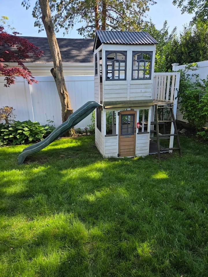 Kidkraft Woodland View Playhouse with Kitchen and Table Feature, Two Levels  Dura