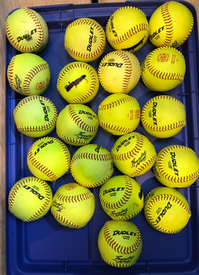 21 Dudley Thunder Heat 11'' Fastpitch Softballs 4A531 USA ASA Leather Used