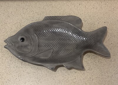 VINTAGE  GLAZED CERAMIC GRAY FISH SERVING DISH HAND PAINTED