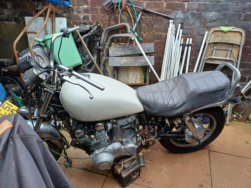 Suzuki GS850L 1981-82 - Picture 1 of 4