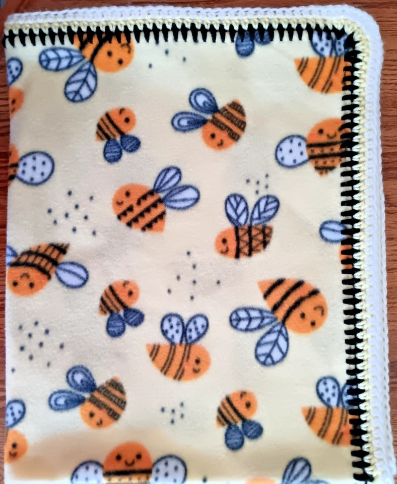 Fleece Baby Lap Blanket Crochet Edge SMILING BEES 🐝 30 x 38 - Image 3 of 4