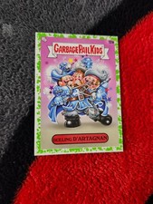 Tarjeta coleccionable GPK Garbage Pail Kids verde duelo Dartagnan