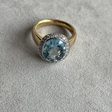 Ring 750/000 mit Feinem Aquamarin und Brillanten