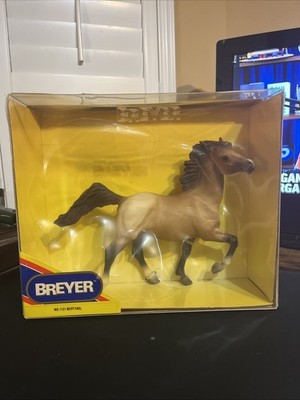Breyer Horse Buckshot Dun Mustang #1121 New In Box