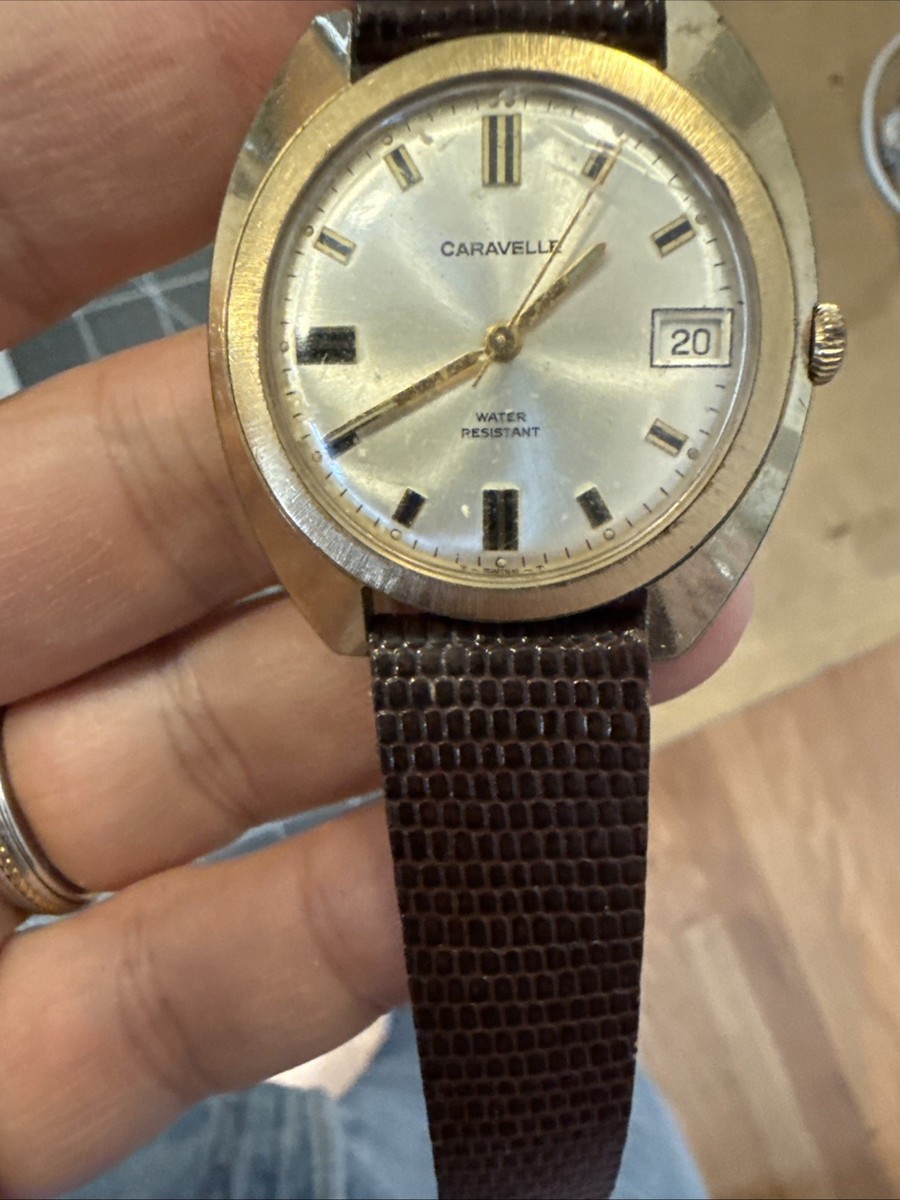 Vintage Swiss Caravelle Men's watch gold tone case and band N6