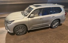 1/18 KYOSHO Lexus LX570 Sonic Titanium US Seller Excellent Condition 