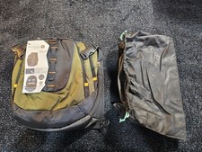 Swissdigital Design UniVector Laptop Backpack  Smart USB Charging Port Travel