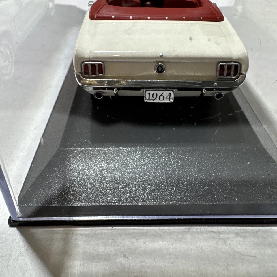 Minichamps Ford Motor Co 100 aniversario 1964 Mustang 1:43 coche modelo diecast Foto 4 de 4