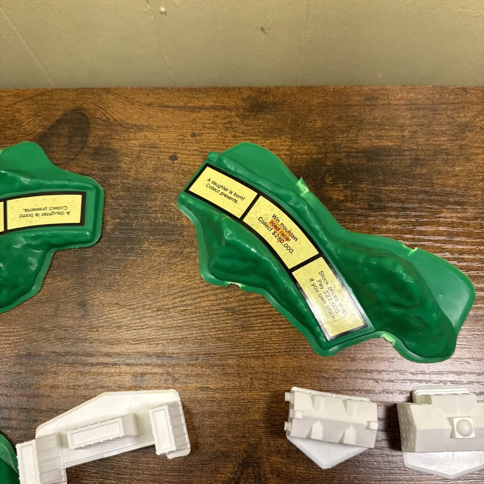 The Game of Life Replacement Parts Pieces. Misc… Mountains & Buildings. 1981 - Image 3 of 4