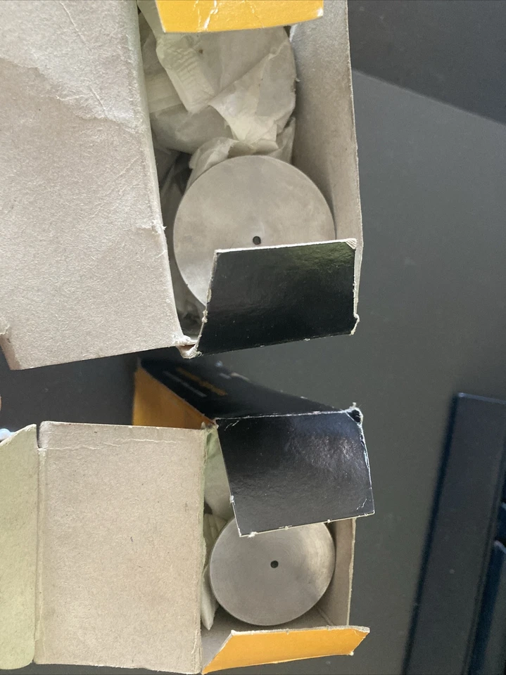 1020003300 阿尔法罗密欧 Sprint 2000 进气和排气阀套件(2x4 件)- 全新无标签 — 第 2/4 张图片