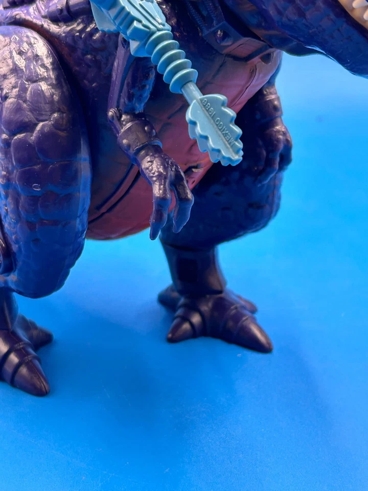 Figura de acción de colección Masters of the Universe (He-Man) Tyrantisaurus Rex cerca de M Foto 3 de 4