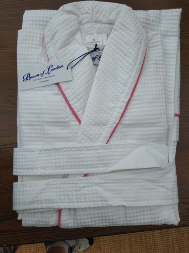 Bown of London White/pink waffle ladies gown Small 100% Cotton luxury quality - Picture 10 of 10