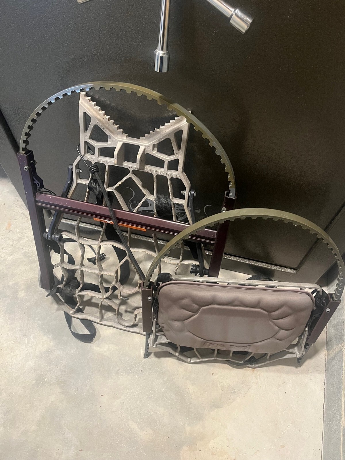 Lone Wolf Hand Climber ASSAULT Tree Stand Combo! Quick shipping! eBay