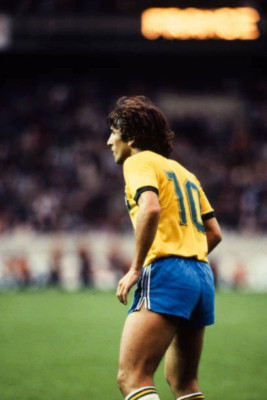 Zico von Brasilien während des Freundschaftsspiels 1981 4x6 Foto 