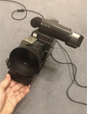Sony CCD-V100E Video8 Pro 8mm AF PAL Camcorder Video Camera Ungeprüft