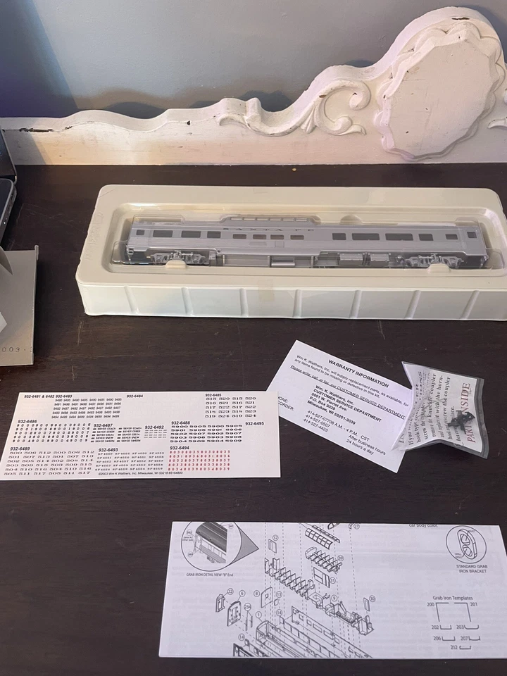 Walthers HO #932-6485 85' Budd DOME COACH - SANTA FE - RTR NIB MINT! - Image 4 of 4