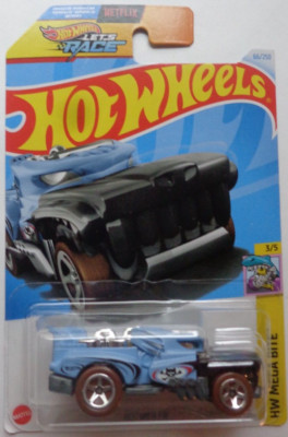 2024 Hot Wheels HW MEGA BITE 3/5 Hotweiler 66/250 (Int. Card)