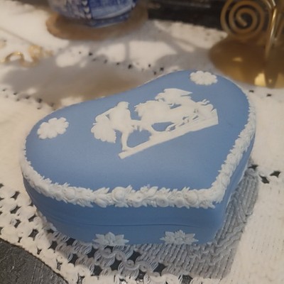 Wedgwood Jasperware blau herzförmige Schmuckschatulle Ulysses Streitwagen Vintage