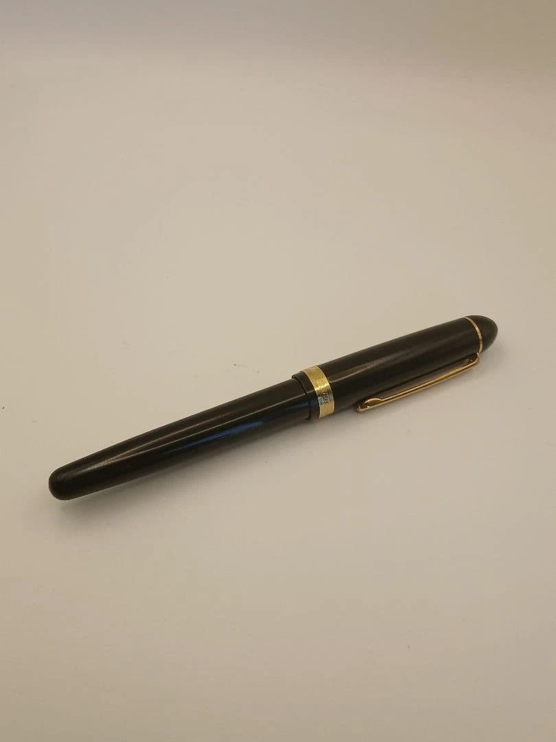 Celluloid Vintageless Collectible Pens & Writing Instruments for