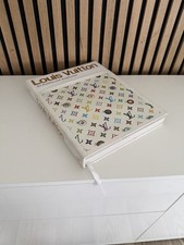 Louis Vuitton Art, Fashion and Architecture B...