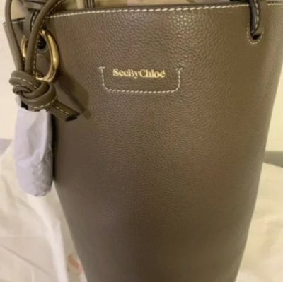 SEE BY CHLOE CECLILIA / CECILYA Medium Leather Bucket Bag in Moss