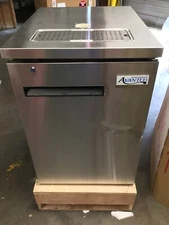 Avantco UDD-1-HC-S Single Tap Kegerator Beer Dispenser, Stainless Steel, 1/2 Keg