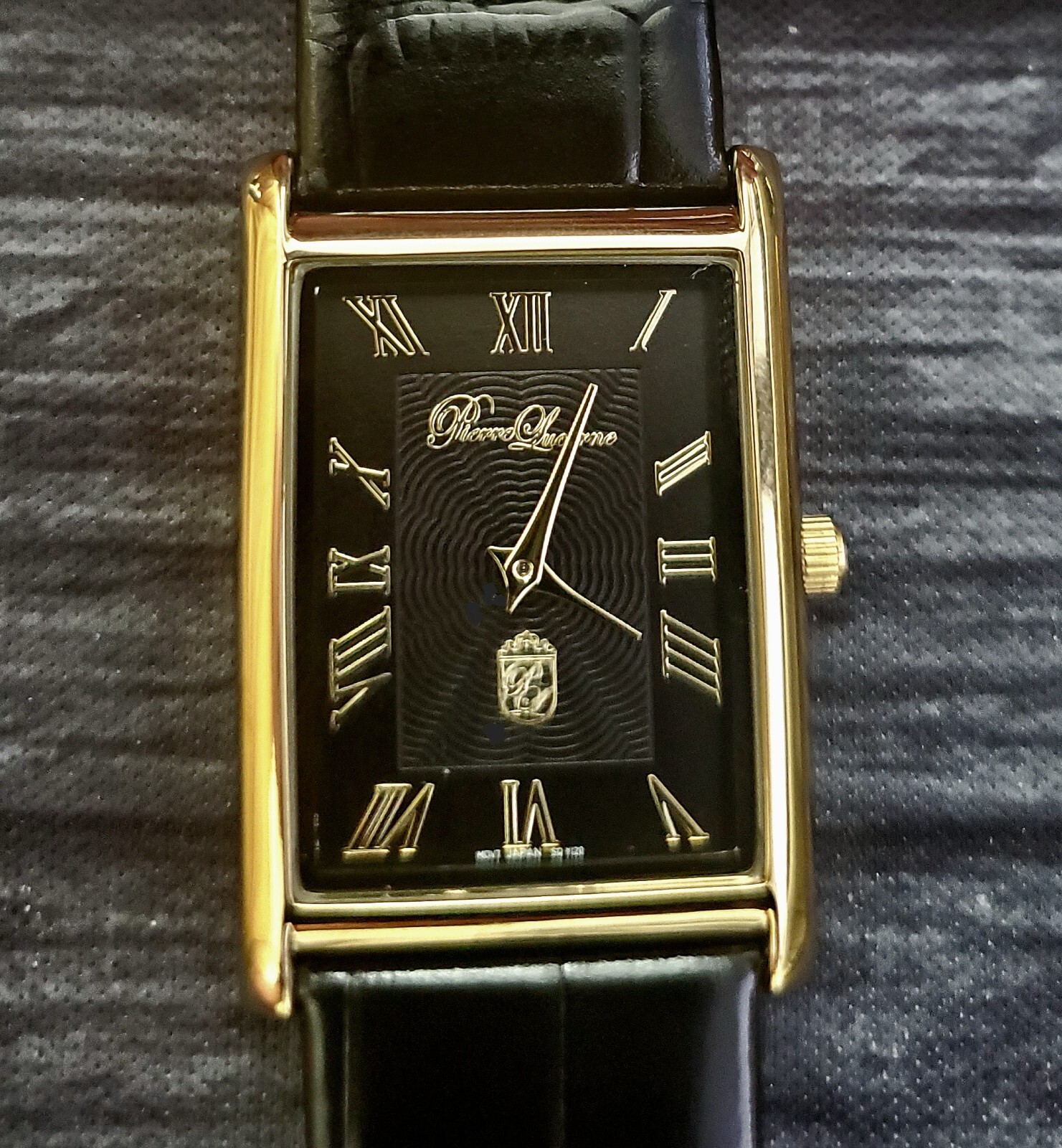 Authentische Pierre Lucerne SQ Schmaler Quarz Herren SCHWARZ Tank
