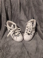 CONVERSE CTAS LIMITED Kid’s Size 2 Sneaker. White w/Black Silver Trim