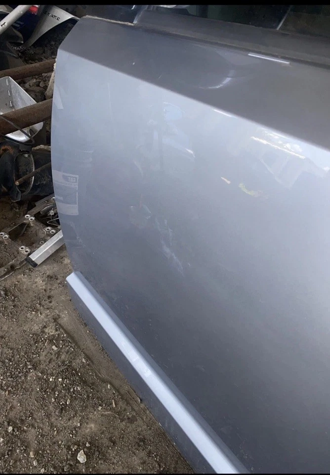 2012-2019 Dodge Journey Driver Front Door LH Gray  - Image 3 of 4