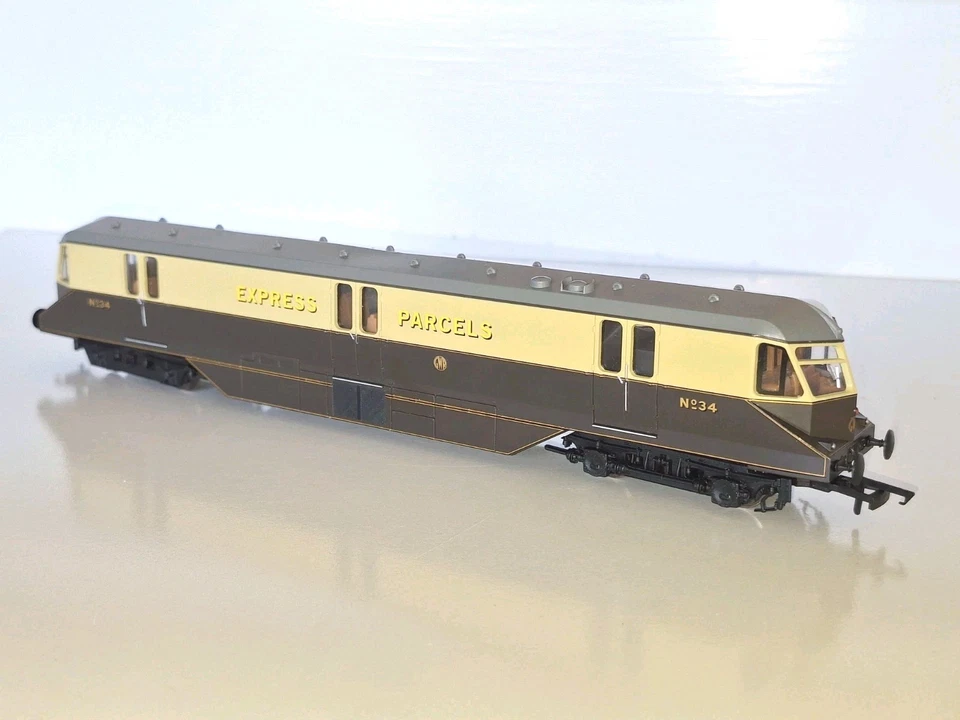 Hornby R2876 DCC GWR Railbus No. 34. Excellent, like new Cond. OO Scale.  No Box - Image 2 of 4