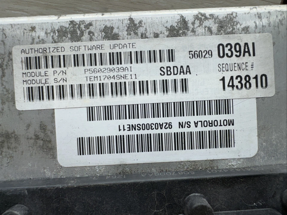 2004 Dodge Durango 5.7 V8 peça de computador motor ECU # P56029039AI - Imagem 2 de 3