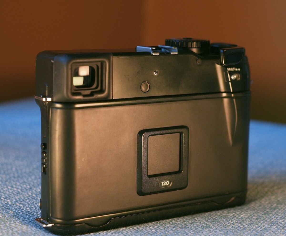Mamiya 7 II Medium Format Rangefinder Film Camera - Black Mamiya 7 II Medium Format Rangefinder Film Camera - Black