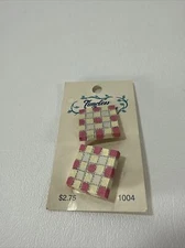 VINTAGE PINK YELLOW QUILT PLASTIC SQUARE SHANK BUTTONS 2
