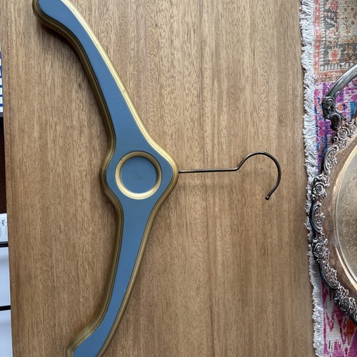 Gorgeous 5 VTG MCM Hollywood Regency Gold / Blue Wooden Hangers 2 Monogrammed N - Picture 11 of 17