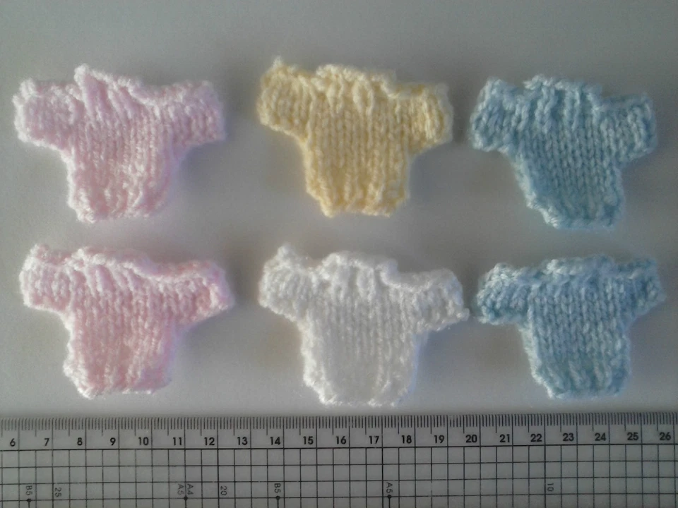 HAND KNIT BY CATHY X Mini sweaters Jumpers Card Craft keepsake New Baby Card Embellishment